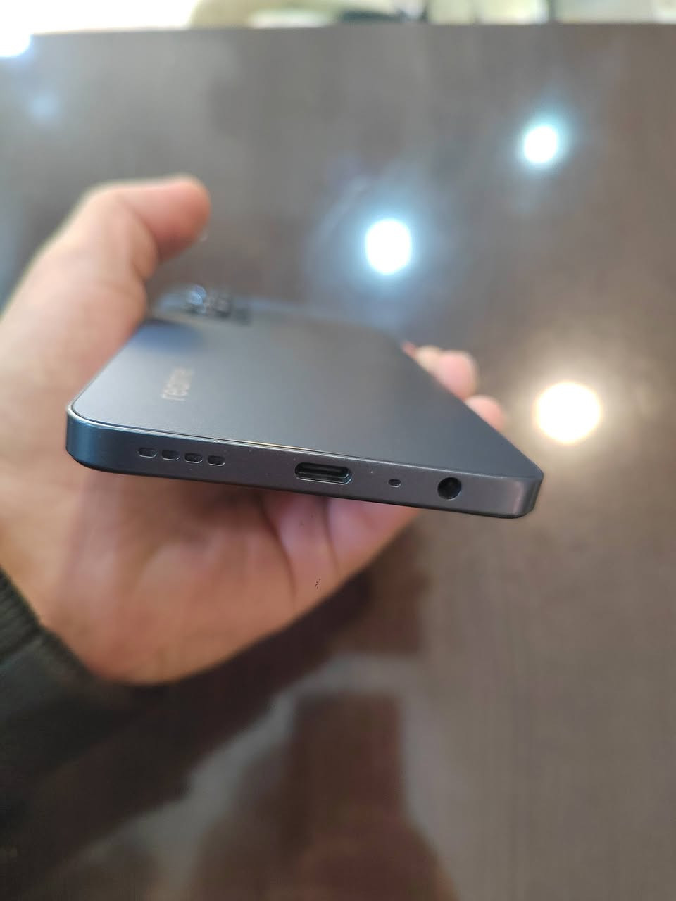 السلام عليكم جهاز ريلمي سي 65 ذاكره 256 رام 16 8 +8 مستخدم شي قليل بدون غراض شرط جلخ مابي السعر 150 الف مكاني جانب الأيمن حي 17 تموز ***********
***********
