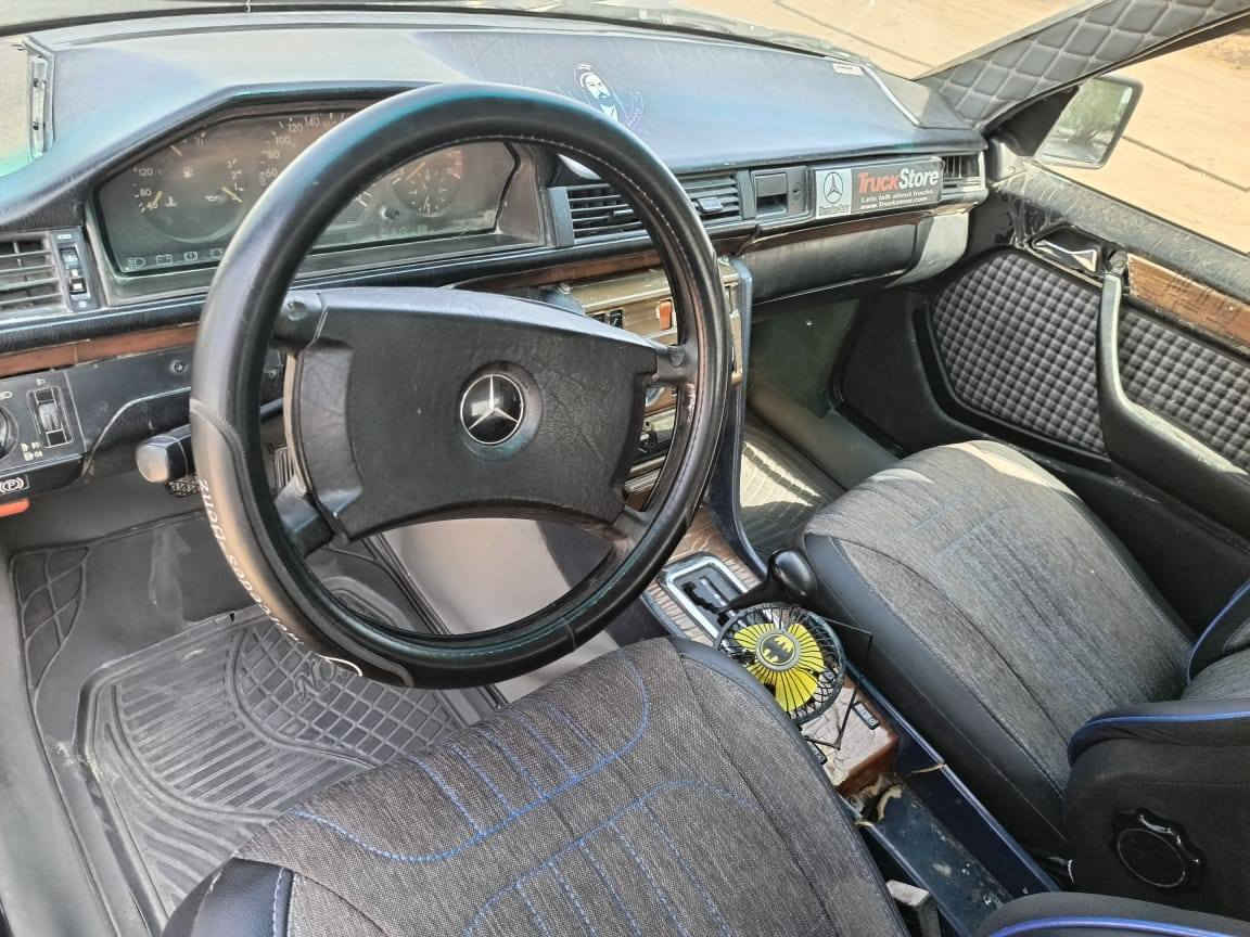 سلام عليكم مارسدس موديل 87 رقم بغداد مكفوله من الضربه مصبوغه عام مكان كربلاء وراعيه كربلاء السعر 38 وبيه مجال بيه بس الكير البك ياخر ماعرف شعبيه محرك جديد ففتي تخم تاير للستفسار ***********
