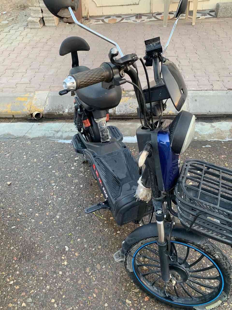 السلام عليكم دراجه شحن للبيع
خمس بطاريات بس واكفات يرادلهن تبديل للبيع 
سعر 200 الف


**إذا كنت صاحب هذا الإعلان وتريد حذفه لأي سبب، رجاءا أرسل رسالة إلى الدعم الفني**