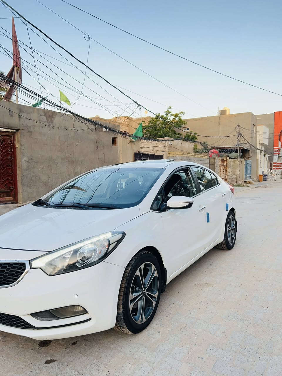 سلام عليكم سيراتو مديل 2016  خليجي فول موصفات واحد على واحد محرك 1600 بلادي سنويه وارقام وهزه مجدد سياره جديده وجاهز من كلشي تبريد حداديه تخم تاير سياره مكفوله  السعر 123 لاتصال ***********
