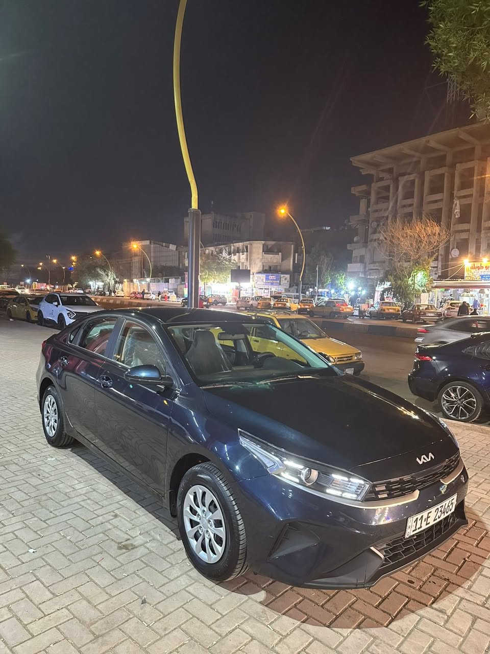 سلام عليكم.
سيراتو. للبيع.  23
رقم بغداد  تحويل ثاني يوم 
محرك   1600
 لون. حبري. او نيلي 
ماشيه ٢٤ الف حقيقي 
كفاله عامه.   
مواصفات عاديه.   
رقم. ‭٠٧٧١ ٠٢٠ ٩٧٨٦‬
157 وبيهل مجال. قليل. 
بغداد الوزيريه
