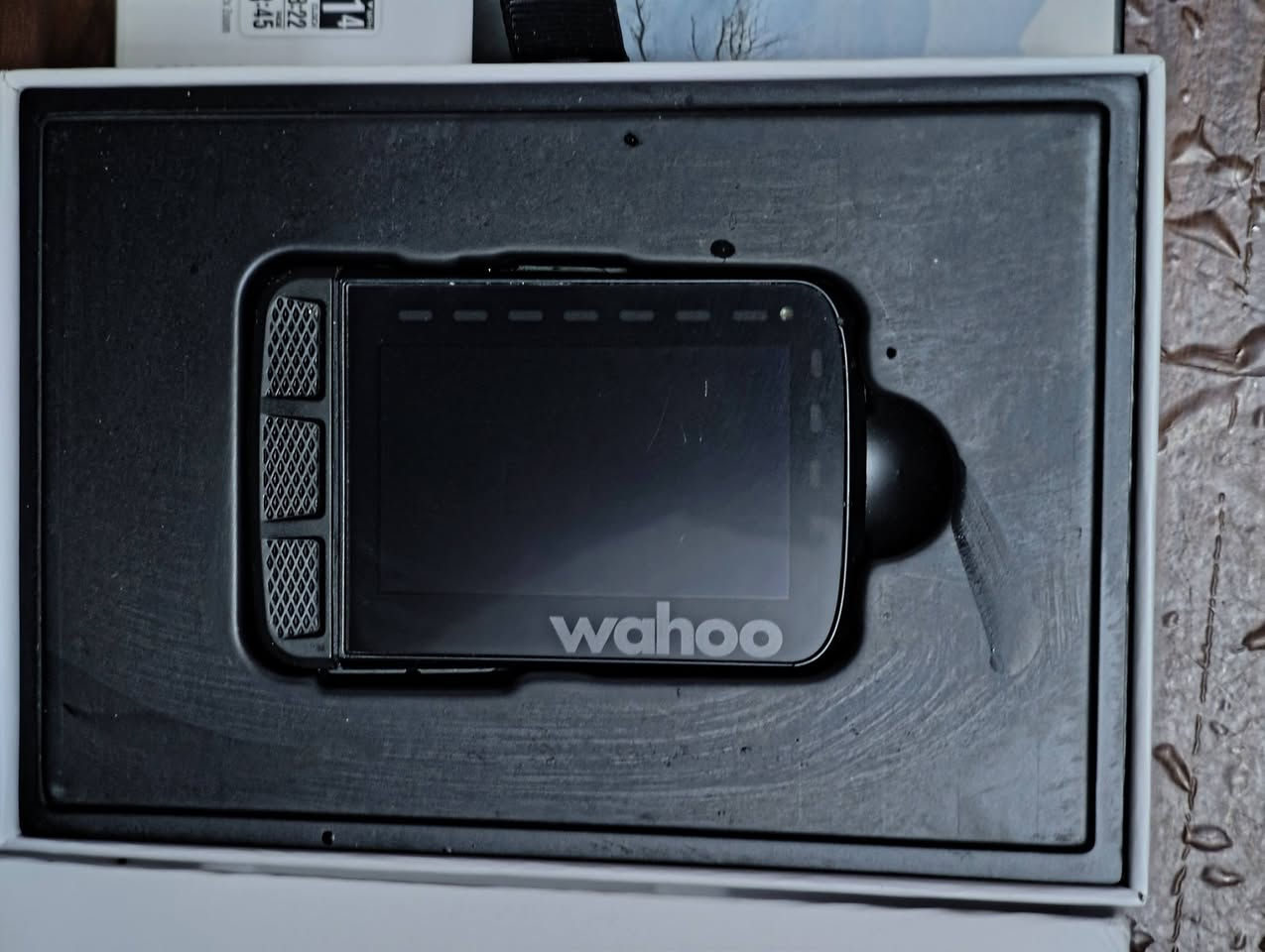 السلام عليكم عداد ماركه Wahoo element roam
مستبدل بطاريه الي يفيده يجي واتس اب 
***********
