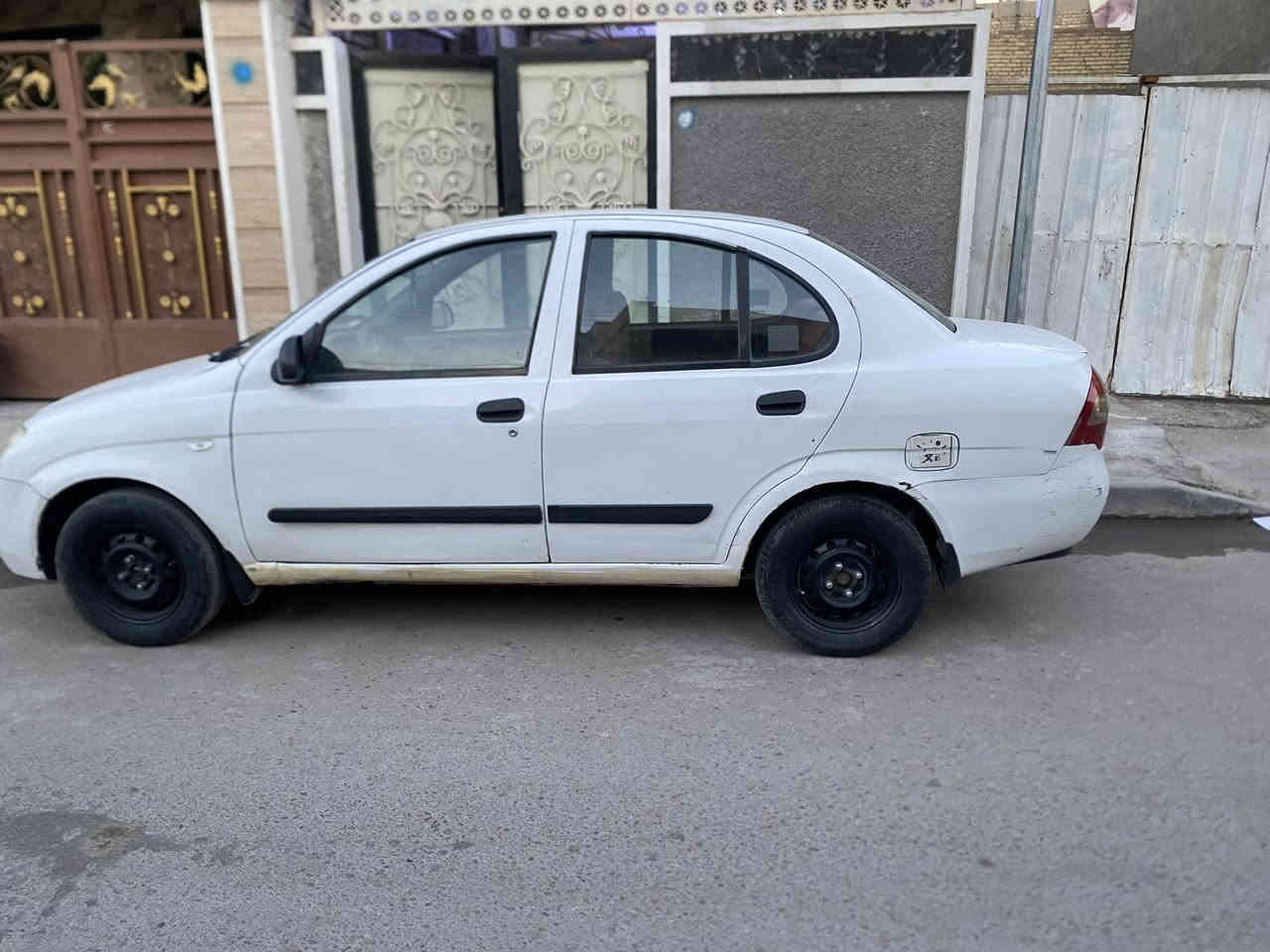 سلام عليكم
من رخصت الادمن 
سيارة طيبة للبيع موديل 2012 
السيارة جاهزة من كلشي مابيهة نقص برغي واحد 
رقم نكليزي السيارة بسمي تحويل ثاني يوم سنوية 2027
السيارة مدوشمة كشنات و ارضية وبيهة شاشة لمس 
السعر 39 وبيهة مجال قليل ومكان السيارة بغداد شعب وهاذا رقمي ***********
