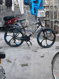 بيع بايسيكل بحالة جيدة جداً، ماركة Shimano، يتميز بإطارات متينة وأداء ...