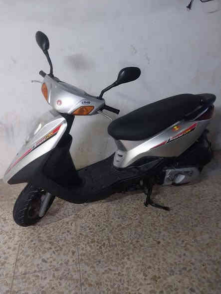 سلام عليكم للبيع بريز رمبه كله بلاد   دراجه جديده كدامك كابريتر بلاد كهربيات شغاله مكينه مكفوله اوراق رمبه بيه سعر 500 مكان بغداد كماليه *********** نتصل خاص ماكو
