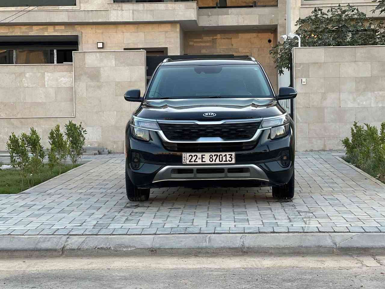 السلام عليكم مرخصت الادمن كيا سلتوز مديل 2021 وارد امريكي
كلين تايتل مواصفات السياره
تحكم جهتين 
شاشه كبيره كار بلي اندرويد اوتو
مانع انزلاق 
تحديد مسار 
كشنات تدفئه 
فور ويل 
اشاير مري 
مكينه وكير مكينه 2000 دوش 
صدر امامي خلفي جديد 
تخم تاير جديد 
ويل كب 
تبريد ثلج 
ماشيه 68 
كشن جلد + مخمل 
رقم وسنويه وهزة جديد شرط التحويل 
رقم اربيل 
العنوان بغداد المواصلات 
السعر 155$وبيها مجال 

للتواصل (***********) بغداد, العراق
