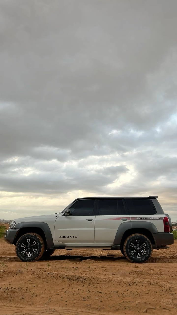 نيسان سوبر سفاري ( 2017 )
قطعتين صبغ بخ فقط بدون دواخل تفاصيل اكثر (***********)
فول مواصفات ام الونج 
تو كلر 
ثلاجة
بوصلة
دفلوك
ونج 
كير اوتو
كشنات كهرب
تبريد 3 قطع
فتحة
