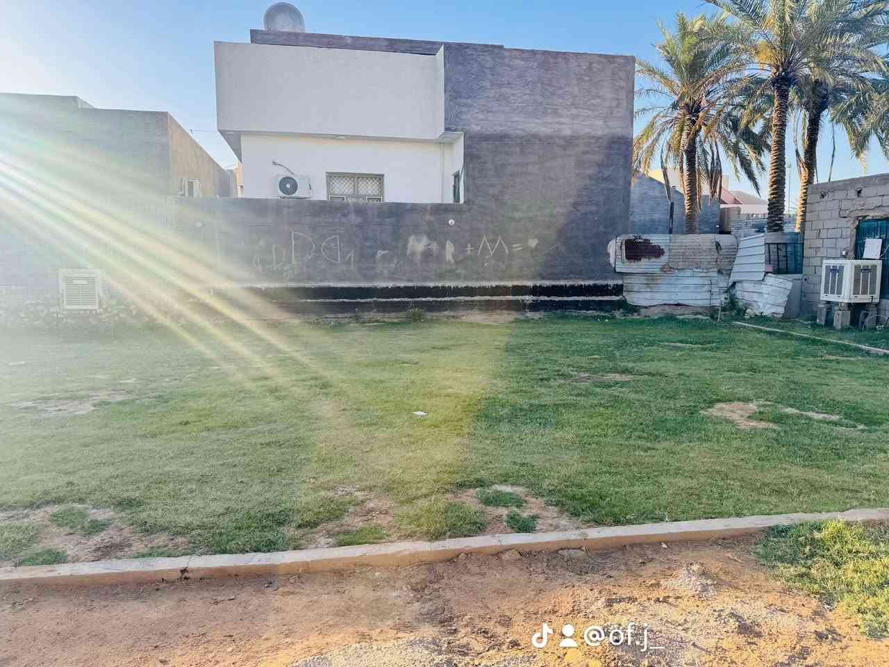 📍 قطعة أرض للبيع – الرمادي / شارع 40 (خلف جامع الواثق)

🔹 الموقع: قريب جداً من شارع 40 خلف ماركة ام رياض 
🔹 المساحة: 150 متر

📄 جنس العقار: طابو زراعي سند 25 – تنازل مباشر

منطقة حيوية وقريبة من الشارع الرئيسي

فرصة ممتازة للاستثمار طويل الأمد

💰 سعر المتر 125الف
📉 السعر قابل للتفاوض
استفسار على الرقم ***********

