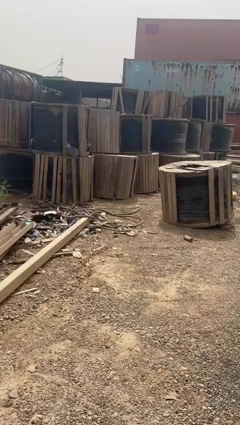 السلام عليكم/للبيع كيبل ضوئي الكميه (٤٥)بكره استندر /عددالامتار ٦/كيلو مايعادل ٦٠٠٠/متر /للبكره الواحده /للاتصال والاستفسار على الرقم واتساب (***********)
