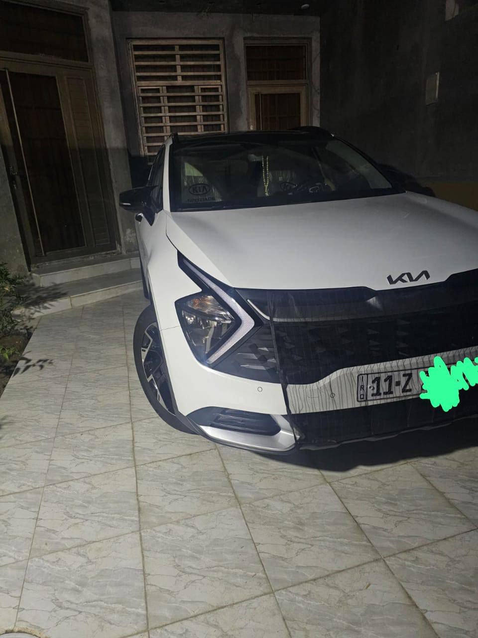 السلام عليكم للبيع
كيا سبورتج موديل 2025 فول مواصفات 
بنوراما فور ويل نظام دفع رباعي 4X ايضا نقطة عمياء 
رقم بغداد …..بأسمي
مكفوله كفاله عامه من الدعاميه للدعاميه  كفاله 
ماشية 830 كم فقط السيارة زيرو 
خليجي✅ موديل 2025✅
كشنات تدفئة
ستيرن تدفئة 
سعة المحرك 2.0L
مرتبط بناقل حركة أوت إف و 6 نمر
حساسات أمامي
حساسات خلفية
لايت زينون + LED
كشافات 
بك لايت LED
حجم الاطار 19 
ويل كب 
4 دسك
اريل نفكيتر 
مفتاح التشغيل بصمة
تشغيل عن بعد 
فتح الصندوق كهرباء 
دشبول شاشة 
شاشة Apple Car play
كاميرا دوارة 
حركة المقاعد الأمامية كهرباء 
مثبت السرعة Cruise
المودات والأوامر الصوتية
أوضاع القيادة  Drive Mode
فحص أنظمة السيارة 
حساسات ضغط اطارات 
شفتات مقود
قطعتين تبريد
هاند بريك كهرباء 
ا ABS 
ا Auto Hold   أوتو هولد
ا ISOFIX  
نظام مانع الانزلاق
نظام نزول المنحدرات 
مخرج منفذ الطاقة
ا  Bluetooth 
شاحن هاتف Wireless 
مكاني بغداد  السعر  255 
للاستفسار الاتصال ***********
