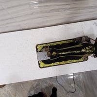 مكينة خياطة • جديدة • وياها ميز