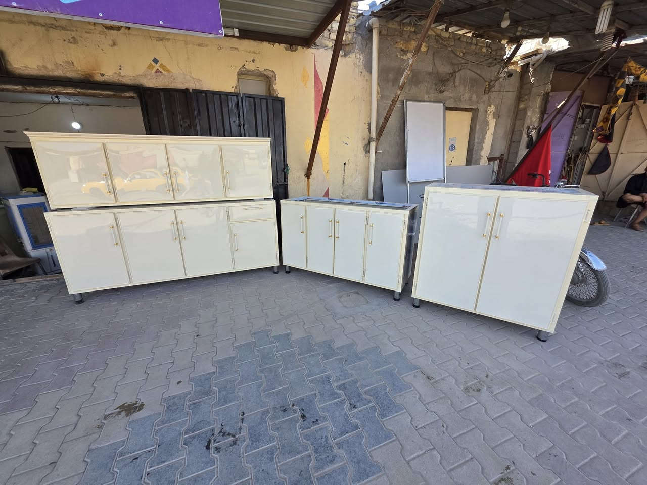 اشياء بسيطه ان شاء الله تنال اعجابكم من اعمالنه 
كابون ومرمر صناعي ومرمر كوارتز 
واسعار جيده للاستفسار الاتصال على الارقام 
***********
***********
