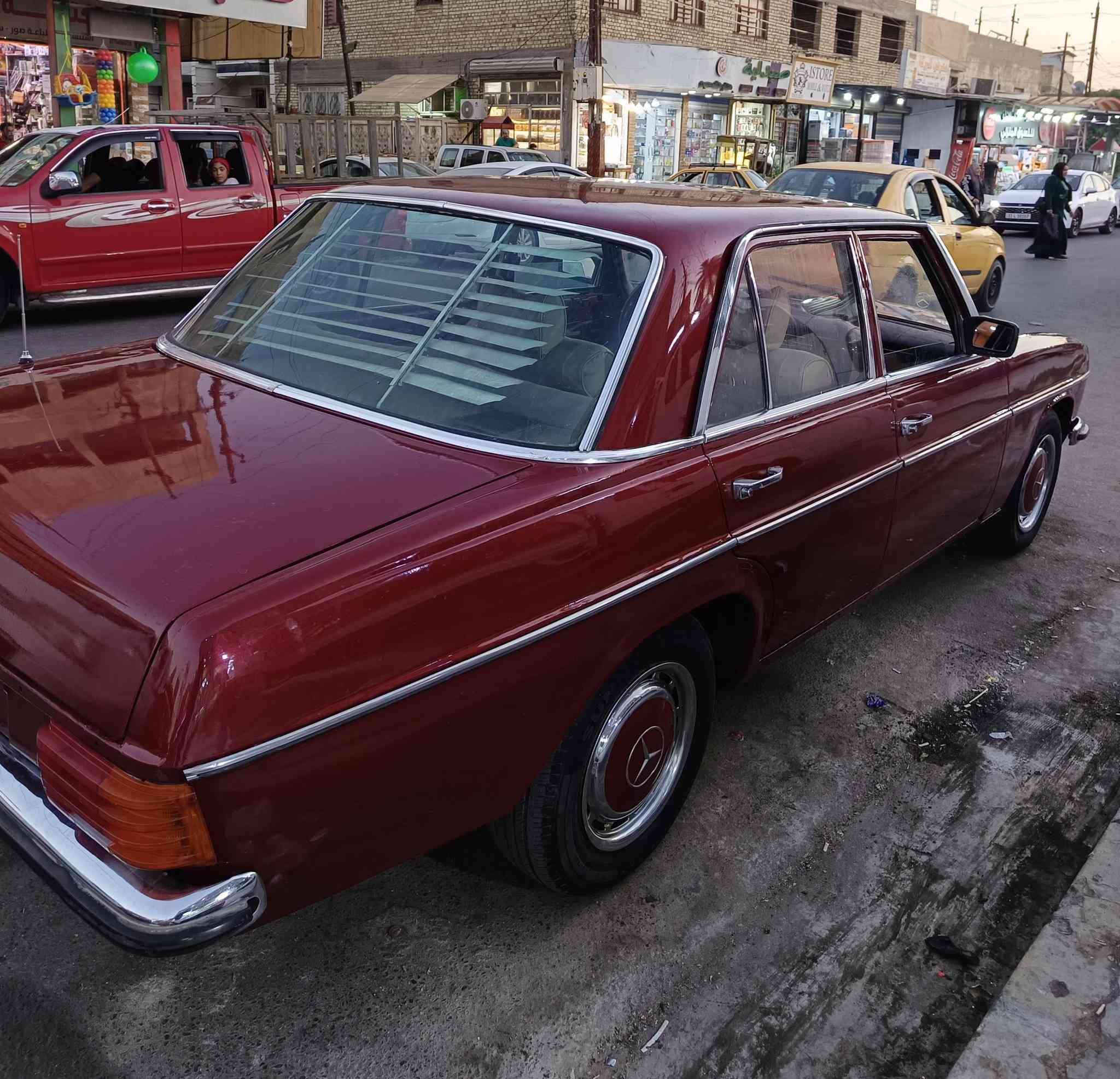 بسعر جدا مناسب ٥٧ ورقة ...مارسيدس موديل ٧٦ رقم دولي بأسمي گير عادي محرك وگير بلادي بور استيرن شغال منظومة تبريد كاملة ( نقصها حاليا صيانة) مكفولة من گير ومحرك وحدادية غرفتها لون بيجي بلاد نظافتها ٨٠ ٪  مكاني بغداد جديدة  ***********
