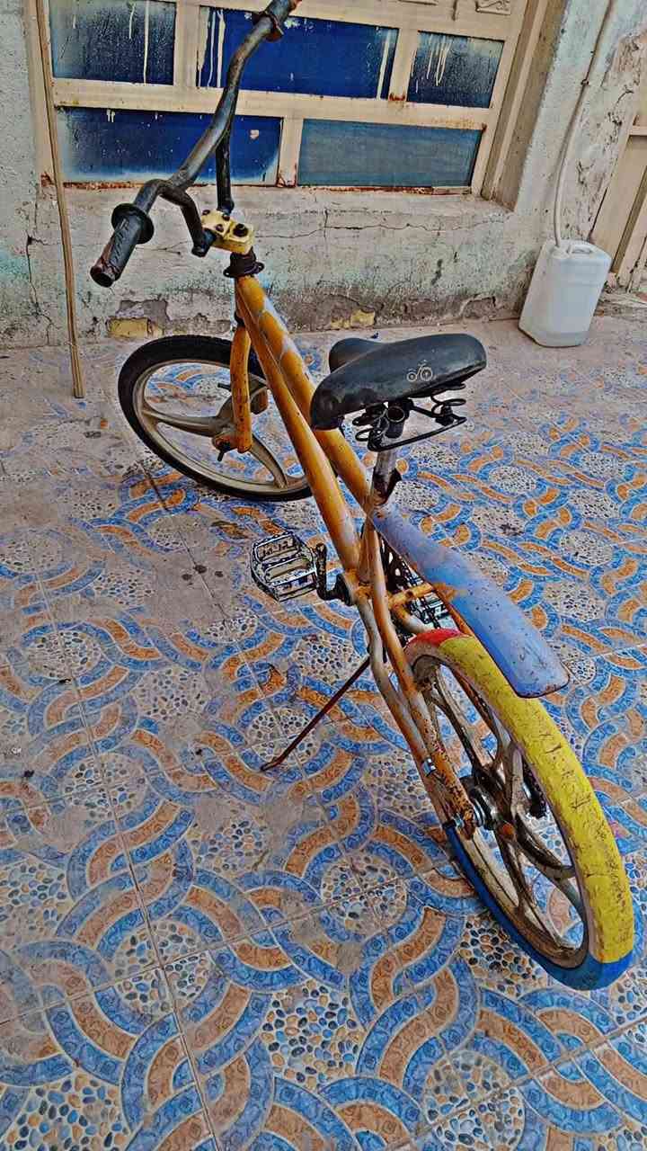 سلام عليكم . 
باسكل للبيع لون أصفر _ كـفة
 بيـع مسـتعجل كلش 
رايـدة ب30 قـفلل 
مكـاني ناصرية قضاء سيد دخيل ..
واتـساب ***********
