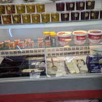 عارضة إيطالية للبيع نظيفه والتبريد فول شرط الفحص طول 2متر وعرض متر الم...