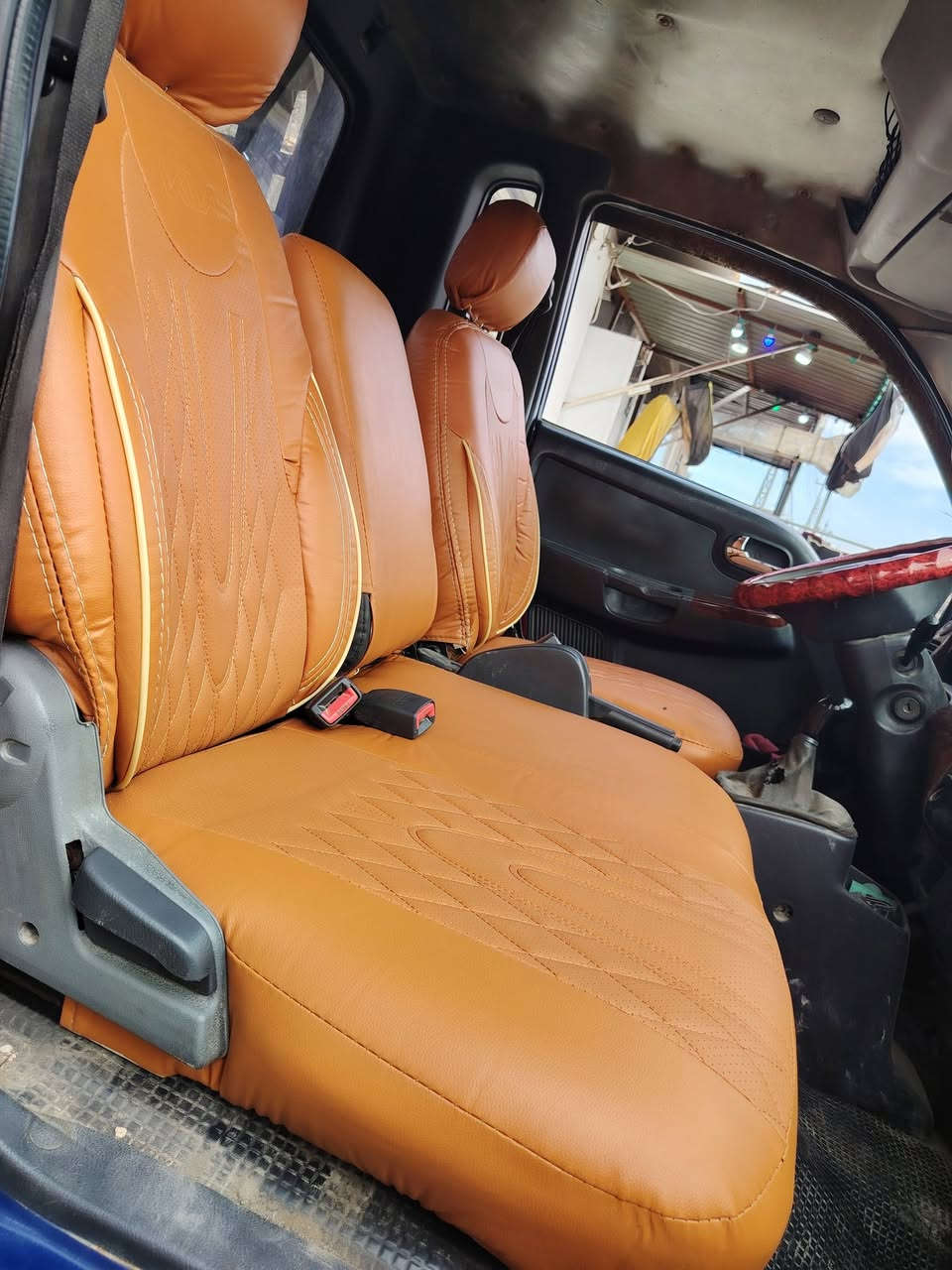 السلام عليكم متوفر دوشمه سيارات كشنات ستيرن خياط دشبول حرير دوشمه تركي درجه اولى +تصليح الكشنات سفنج طبي درجه اولى انزلك كشنات او اشتغلك مو بمكانه او البس مكان المحل كربلاء الحسينه مجاور مطعم كباب الكساء عامود198مقابل مدرسه الامام الحسن ***********
