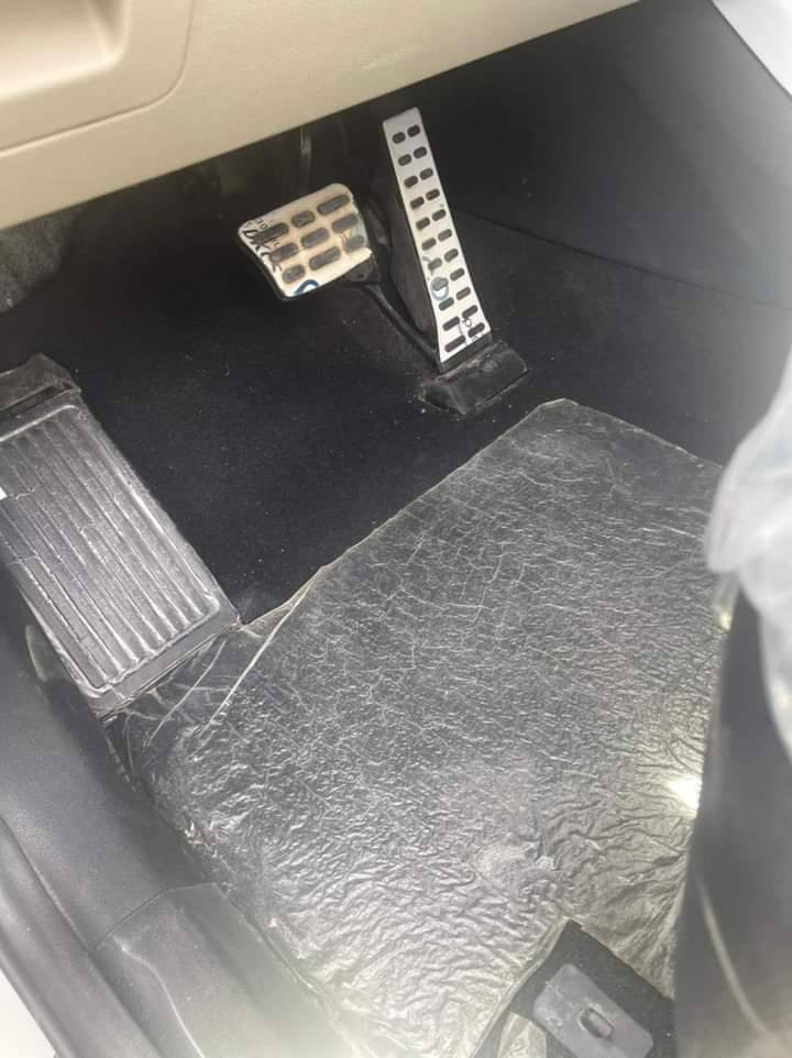 سورنتو ٢٠ خليجي رقم بغداد مشروع وطني  السيارة زيرو مكفوله كفاله عامه من كلشي وعلى الفحص المواصفات من ضمن الصور 
تلفون ***********
مكان السيارة بغداد
