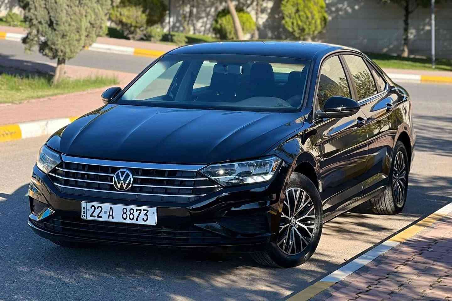 ڤۆڵگسواگن جێتا 2021 رەنگی ڕەشی قەتران 
شاشە و کامیرە 
رەقم و سەنەوی نوێیە 
هیچ مەسرەفێکی تێدانیە 
یەك پارچە و نیو کلێڕ
بێ ناوگرتن بێ ئێرباگ 

سـعـر : لە کۆمێنت داوابکە ڕاستەوخۆ بۆت دێت 📥 

گێر و مەکیەنەی بەشەرت 
هیچ کێشەیەکی تێدا نییە 

ژمارەی خاوەنەکەی 
***********
