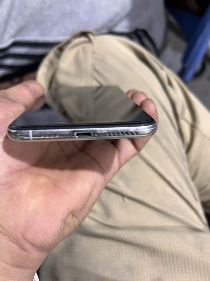 اكس ماكس ذاكره ٢٥٦ بطاريه ٧٩ بلادي الجهاز نضيف وما مفتوح مكفول من كلشي السعر ٢٠٠ مكاني بابل.   ***********
