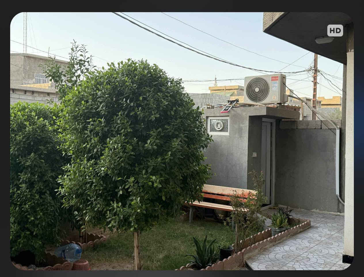 بيت ٢٠٠ متر زراعي فول 

صياده ٤ غرف نوم  استقبال هول مطبخ صحيات 

صياده بناء حديث 

طابقين فول كاشي 

السعر ٩٥ مع المجال 

***********

***********
