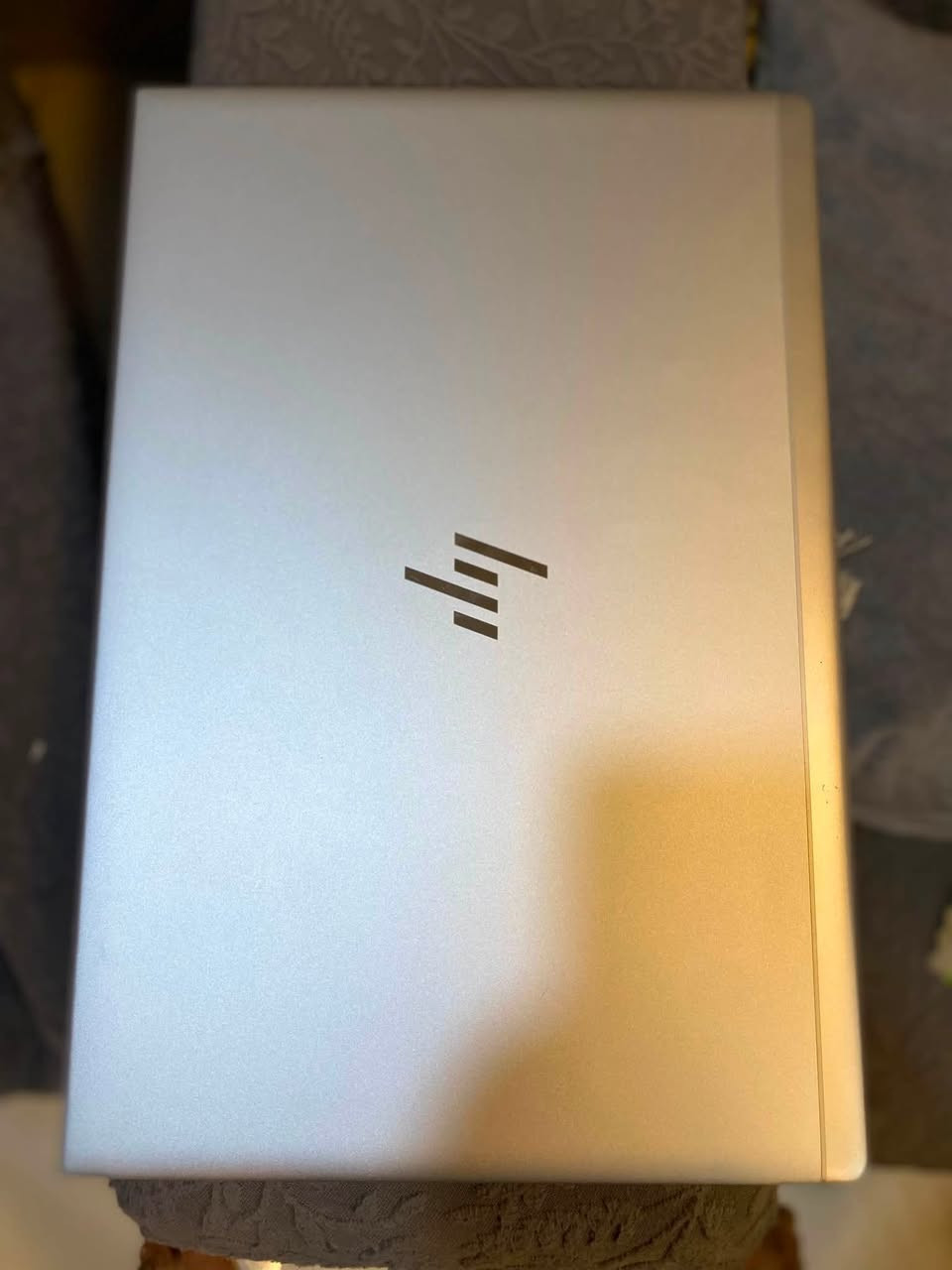 لابتوب HP ELiteBook850 G6
Ram16 

SSD256
شاشة4K 
سماعات ستريو صوتها كلش واضح

بصمة اصبع استجابه سريعه

Windows11pro
مناسب للاعمال المكتبية والهندسية
ومناسب للالعاب المتوسطة والضعيفة مثل GTA V

نضافة 100% استخدام شخصي واستعمال قليل جداً 

وملحقاته الشاحنه الاصليه                                                      السعر 550 وبي مجال                                                          العنوان📍الدوره شارع 60                                                    للاستفسار ***********واتساب
