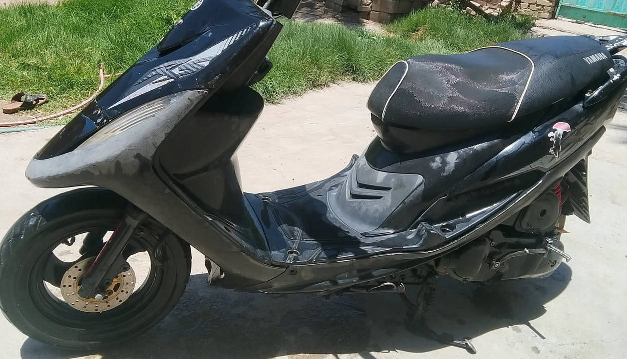سلام عليكم 
دراجه ماگس عدله المگينه مامفتوحه گامله من گلشي گهربائيات نضافه سرعه..فقط نقص گفر وجه امامي+ باتري فقط ذولي نقص 
الشراي بي خير ويدلل خاص 
***********
