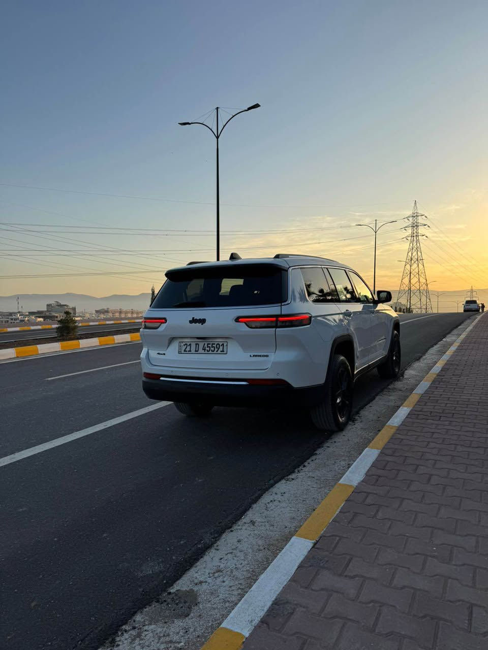 بسم الله الرحمن الرحيم 
كوردي -- عربي 
جيب لاريدو ٢٠٢٣  مواسەفات بلك توپ 
مواصفات 
بصمە 
دبل اكسل 
شخال 
كوشن ھيتر سوكان ھيتر  كوشن vip 
شاشە و كامرا 
رادار ئاوينە 
كوشن هيتر 
اتوستوب بيشو دووا 
كوشن خزن 

دەرگاي دواوە شفت جگ 
تەنھا يةك دةرگاي سةكن دواوة گوراوة بةبيلاد بئ بؤ ياخ بوياخه  ناوی نوكی دەرزی بیوە نیە هيج ارباگ نه ته قيوة 💯 هه موي بيلادي 
گير و مكينه و تبريد و دهبل اكسل و راداره كاني هه مووي  ته نانه ت راديته ره كاني  هة موي بيلادي 
 نرخي ٣٢٥ورقه مجال 

0770 152 5035 

0770 151 9905 

عربي 
جيب لاريدو ٢٠٢٣لون مميز بلا ك توپ مواصفات 
بصمە 
شخال 
دبل اكسل رباعي 
كشنات ھيتر ستيرن ھيتر 
شاشە كبير كاميرا 
رادار المرئ 
باب خلفي شفت 
اتو ستوب خلفي امامي 
شباك و ويلات سودا بيلادي 
جامرلخ صبخ بدون داخل ارباكات ما طاكه 💯 كله بيلادي 

السيارە داخل السلمانيە

0770 152 5035 

0770 151 9905 السليمانية, العراق
