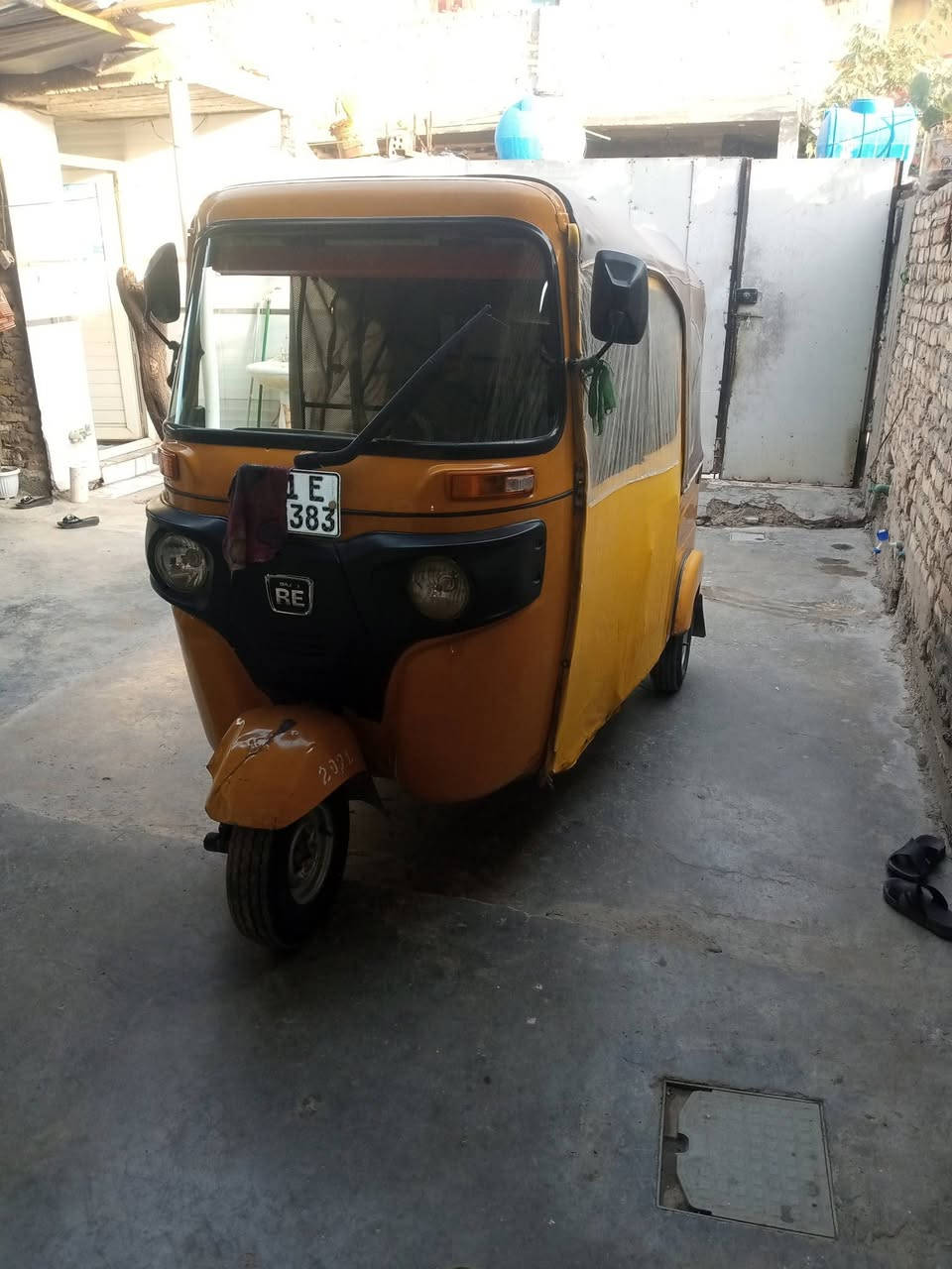 تكتك للبيع موديل 21  مرقمة رقم نكليزي  بيهة ضربة بصفحت الباب كما موضح نضيفه  ،  تخم تاير ،مال بيت ما تعبانة  المواقع سبع قصور التواصل  عبر الرقم ***********
