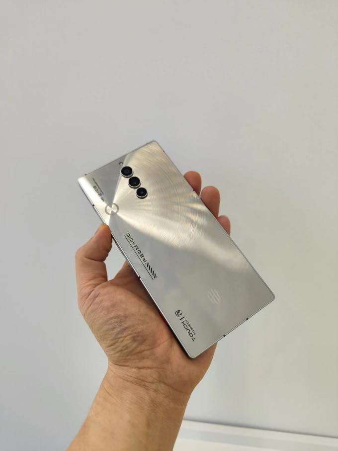 وحش الاالعاب 

سلام عليكم
ريد ماجك 8Spro برو ببجي 120 فريم سلاسه فول ودقه فول لون وتصميم روعه 
ذاكره 512/16الجهاز جداا نضيف سعره 570 وبي مجال للشراي


**إذا كنت صاحب هذا الإعلان وتريد حذفه لأي سبب، رجاءا أرسل رسالة إلى الدعم الفني**