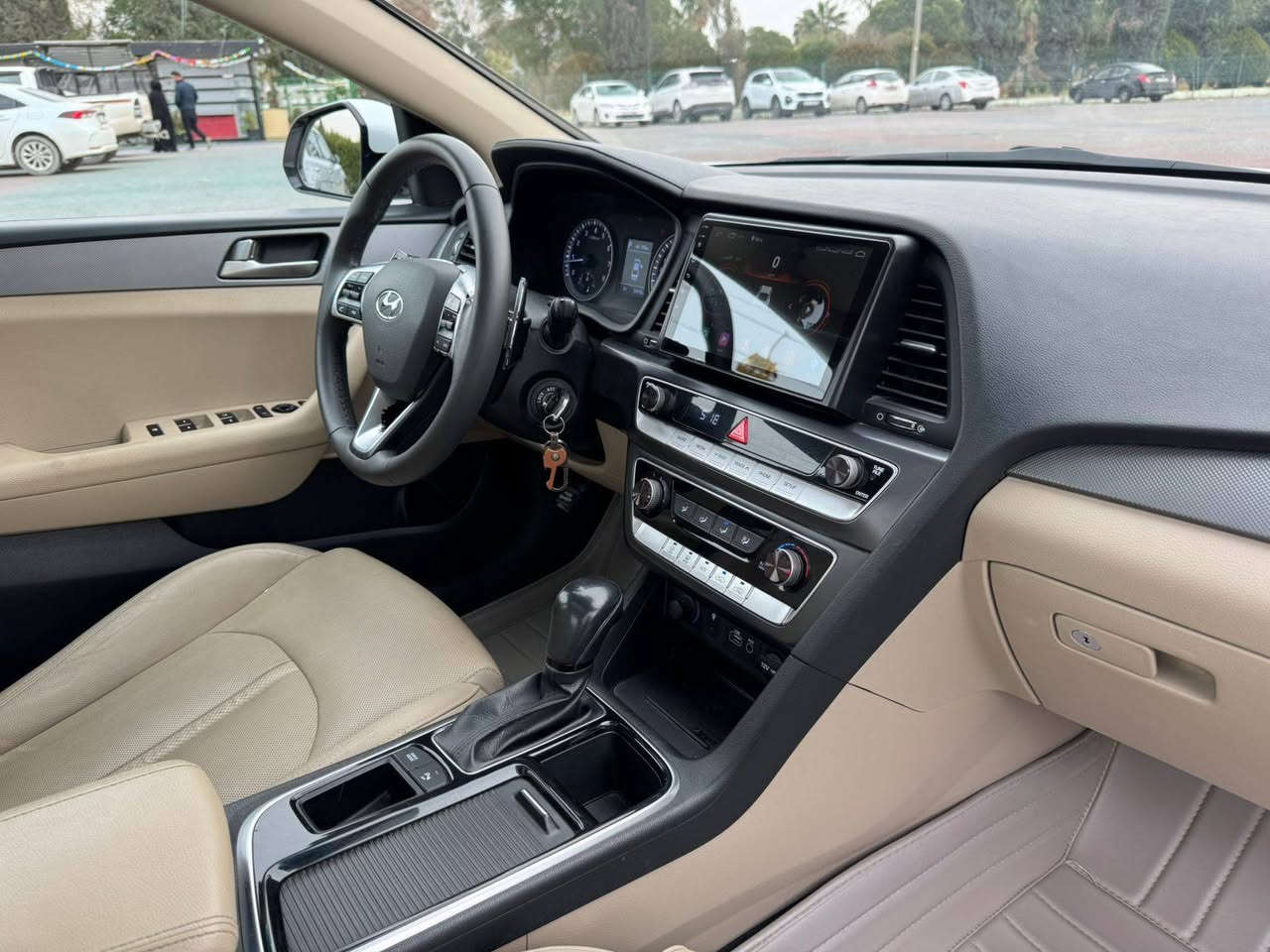 انظف سوناتا 2018 ( خـليـجـي )

وكالت شريكه اربيل فول مواصفات
٤ سلندر 
ماشى ٤٨كم

 هيؤنداي سؤناتا (موديل :٢٠١٨ )
فوول مواصفات   
بانوراما - كشنات جلد-وايار ليس -مرايات شفت -گير شفت-....
سيارة مكفوله بدون سبوغ
كير و محرك بشرط 
كهربايي كلشى بشرت
 محرك ٢٤٠٠كبير دووش
سياره رقم اربيل - فحص هةزه جديد 
سياره بسمى تحويل و وكاله نفس يوم مباشر
 كورك واتساب   ***********
