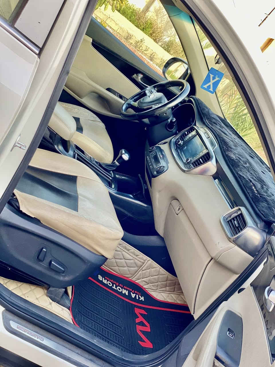 سلام عليكم  للبيع سورنتو خليجي موديل (2020) مكينه مكفوله بيه بس البنيد مصبوغ الباقي كفاله رجأء لحد يخابرني ويكلي شبيه السونار ناشر 

السعر ( 220) (***********)
