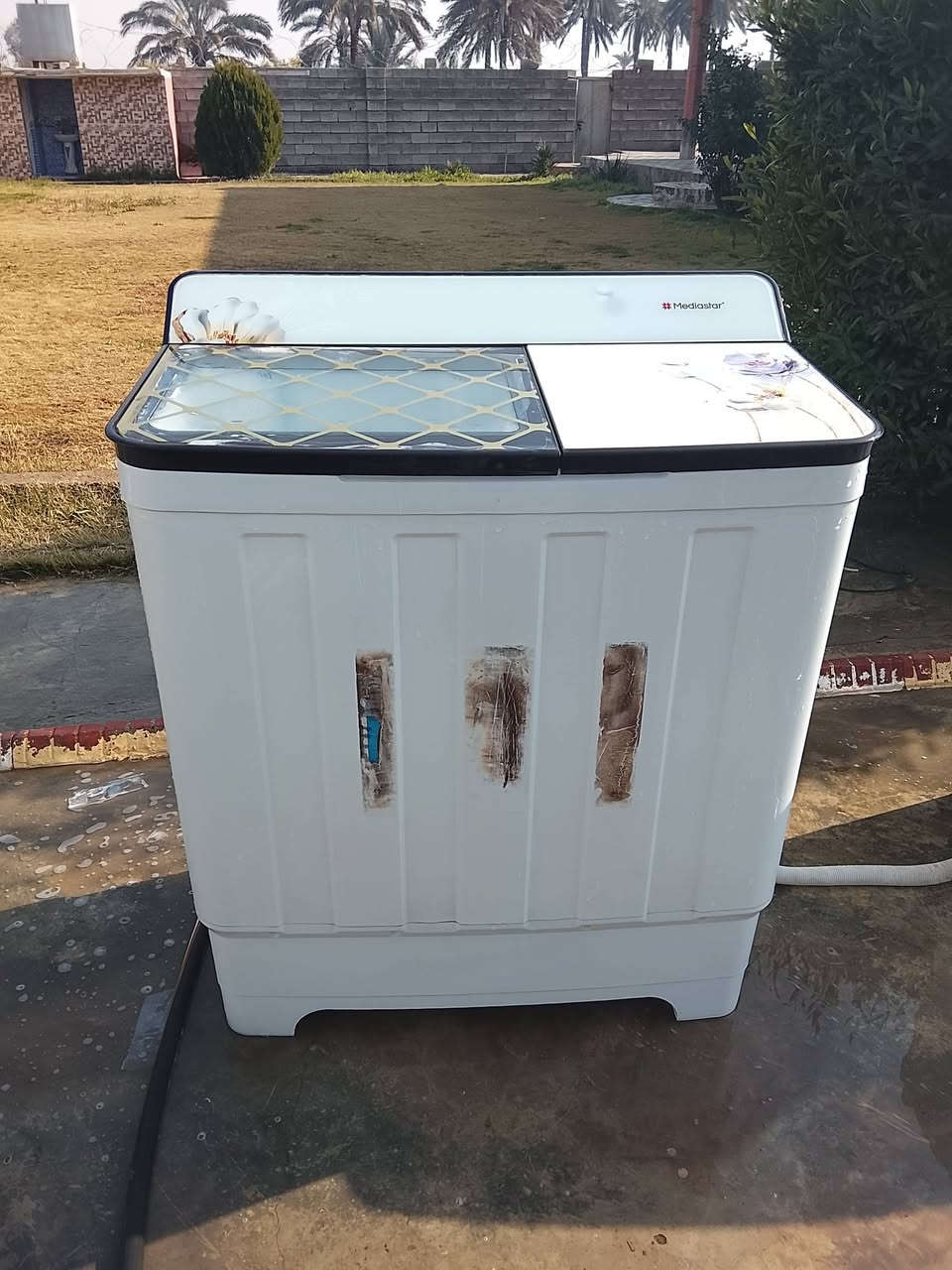 غراض للبيع نضيفه جدا مستخدمة شي قليل تلفون ***********
