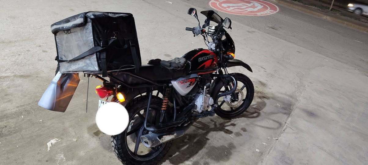 دراجه بوكسر مو ديل 21 مرقم تحويل نفس اليوم للبيع 1950وبيها مجال رقم ***********
