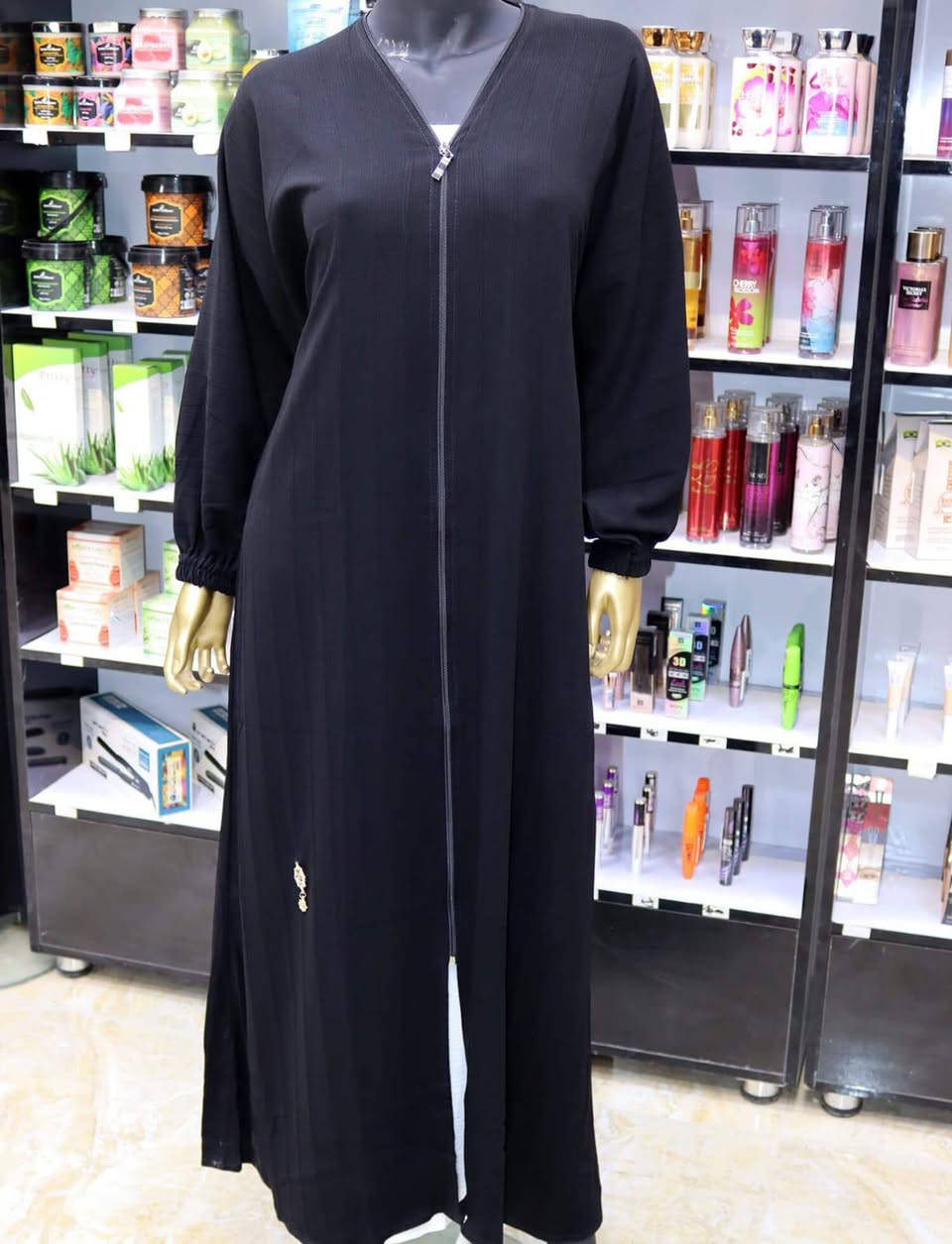 ​الأناقة بقطعة.. ✨👗
وصلنا كولكشن جديد يجنن! قطع مميزة، خامات راقية،

 وموديلات تخطف النظر. 🔥

​الحالة: جديد تماماً 100%.

​القياسات والألوان: متوفرة بالصور.

​🛍️ للحجز: راسلينا ع الخاص وسامعينا صوتكِ الحلو.

🚚 التوصيل: متوفر وبأسرع وقت


**إذا كنت صاحب هذا الإعلان وتريد حذفه لأي سبب، رجاءا أرسل رسالة إلى الدعم الفني**