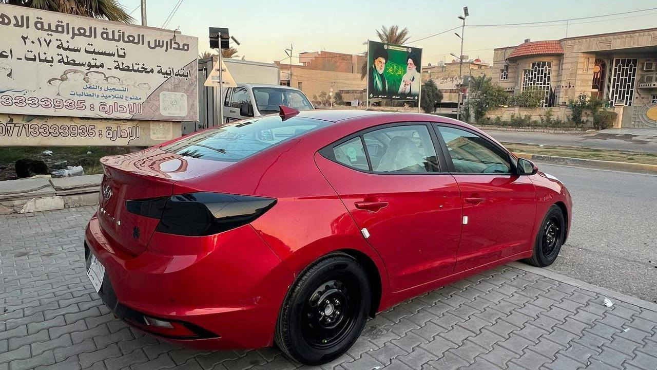 السلام عليكم  النترا موديل 20وارد امريكي حادثهه بنيد مبدل وجاملغ الايمن صبغ فقط
السيارة مواصفات نص فول رقم بغداد بأسمي السيارة بدون دواخل كير محرك مكفولات 
السعر 125
العنوان بغداد 
للااستفسار ***********
ملاحضة صور الحادث مرفقة بلمنشور
