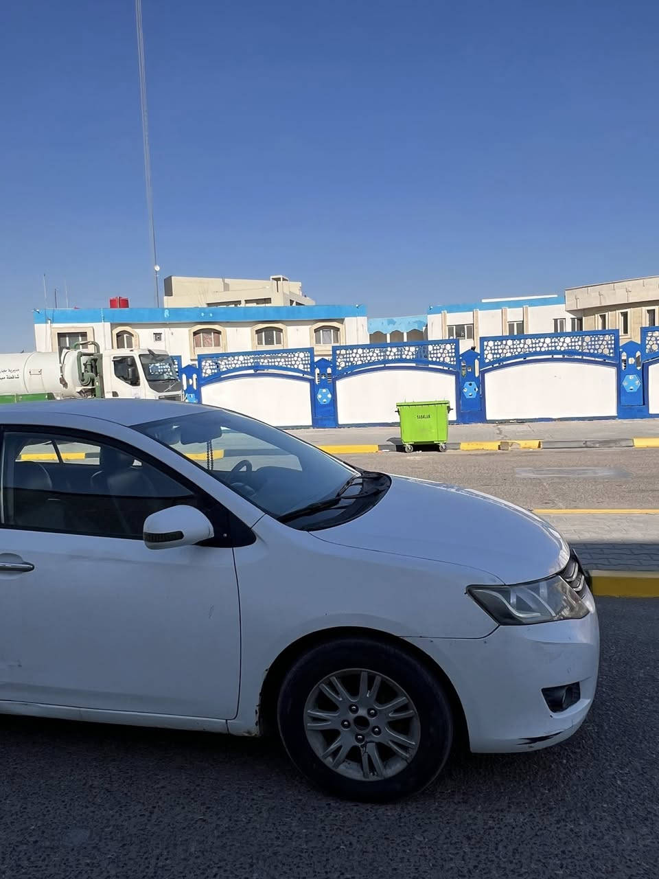 اللهم صلي على محمد وال محمد 🤍
سايبا أريو حديث ( زوتي Z ) كير أوتماتيك 2018✅

تفاصيلها :-
1-مكينه + كير جاهزات 
2-حداديه جاهزه 75%
3-تبريد ثلج 💨
4-رقم بصره مخلصه أقصاد وجاهزه للتحويل أصير (حره )
5-كهربائيات جاهزه 
6-بيها زنجارات بسيطه يرادلهن تعمير واضحه بصور 
7-السياره غرفتها جداً نظيفه 
———————————————————
السعر 48 ورقه 🛑 سعرها جوه السوك شرط 
العنوان /البصره 
رجاءاً فقط الشراي يتصل ***********
