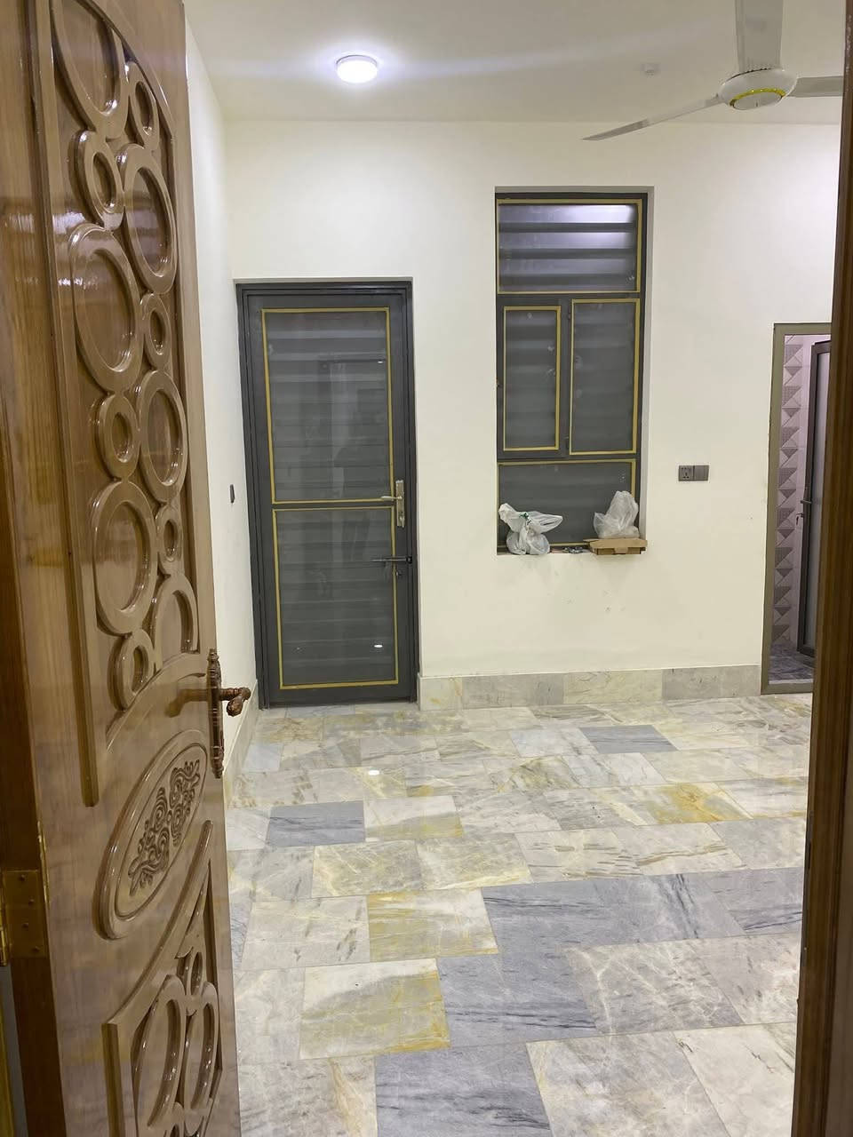 دار للبيع طابو ملك صرف الموقع حي الماشطه الثانيه المساحه 104متر طابقين بناء حديث 2025 الطابق الارضي غرفه نوم هول صاله مطبخ ومجمع صحيات عدد2 الطابق الثاني غرفه نوم هول صاله مطبخ ومجمع صحيات عدد2 للاستفسار مكتب النبل للعقار والبناء والهندسه *********** واتساب *********** واتساب
