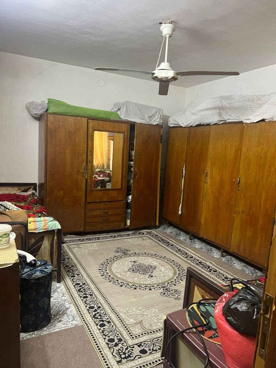 السلام عليكم بيت للبيع المنطقة رئاسة المعلمين محله٧١٣ خلف مركز الشام الطبي المساحه ٨٣ وربع مدخل واحد بناء٢٠١٤ طابو صرف ثلاث غرف نوم الاستقبال والطرمه والحمام مجدد الكاشي مالته جديد وهذه الصور تفاصيل رجاءا لاتدخل تعامل وتطلع اذا شراي اتصل عالرقم غير متواجد عالفيس السعر١٥٨ مليون وبي مجال للشراي فقط وابيع جزء من الاثاث مع البيت اذا تشتري الاتصال عالرقم ***********
