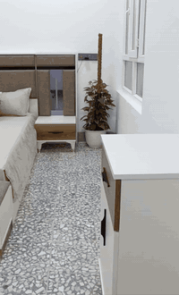 غرفة نوم 10 قطع 
اي عيب مابيها استعمال قليل وبعدها جديده  
#السعرمليون وبيها مجال
***********
***********
