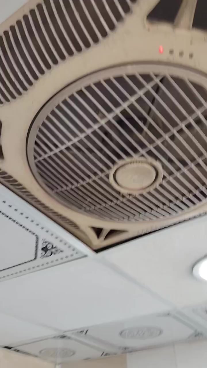 السلام عليكم مراوح عدد ٢ للبيع كلش نضيفات مكان الشعله السعر60 وبيه مجال
***********
