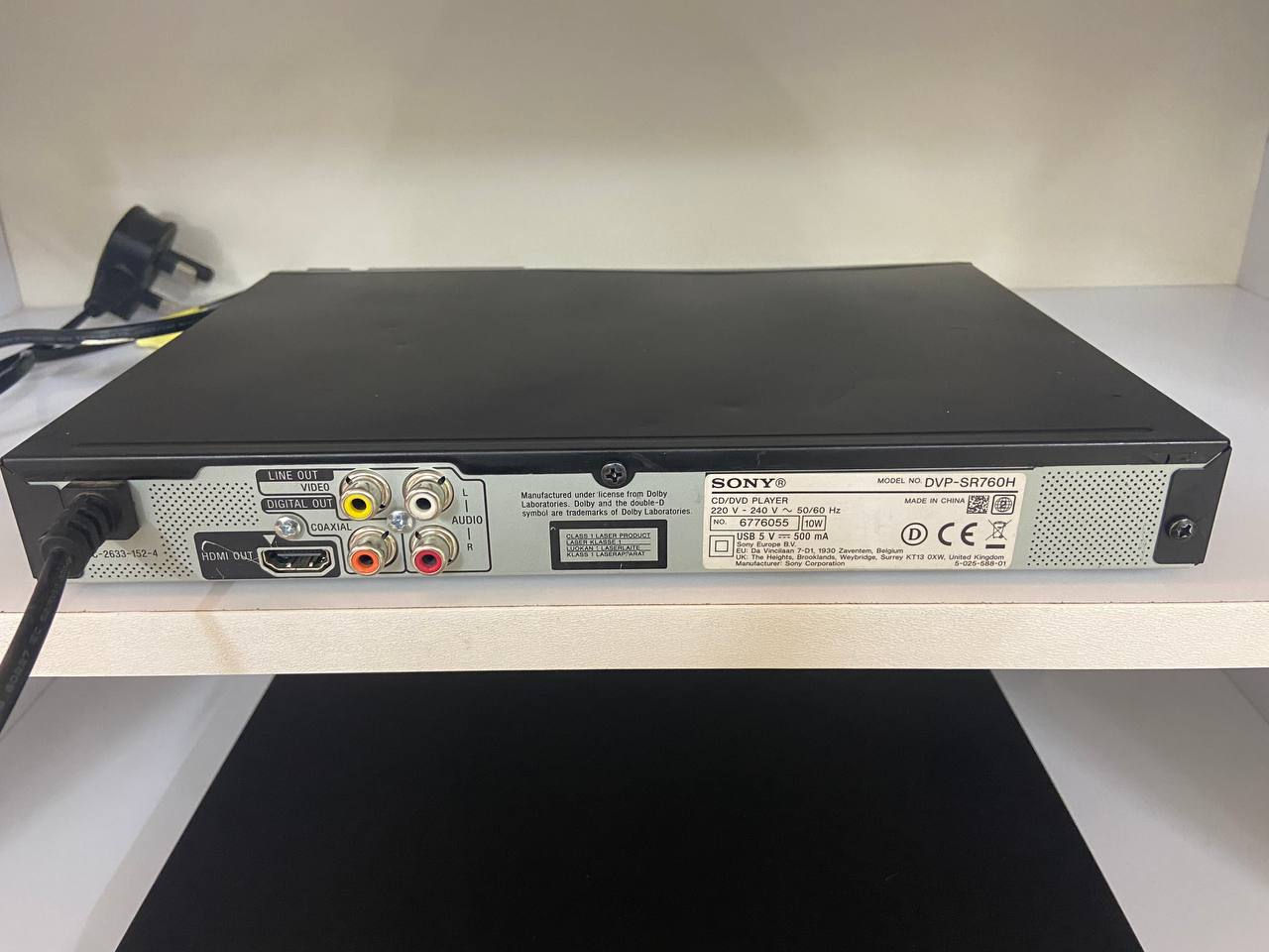 DVD Sony .
شغال شرط الفحص . 
سعر القطعة : 6,000 دينار . 
متوفر توصيل .


**إذا كنت صاحب هذا الإعلان وتريد حذفه لأي سبب، رجاءا أرسل رسالة إلى الدعم الفني**