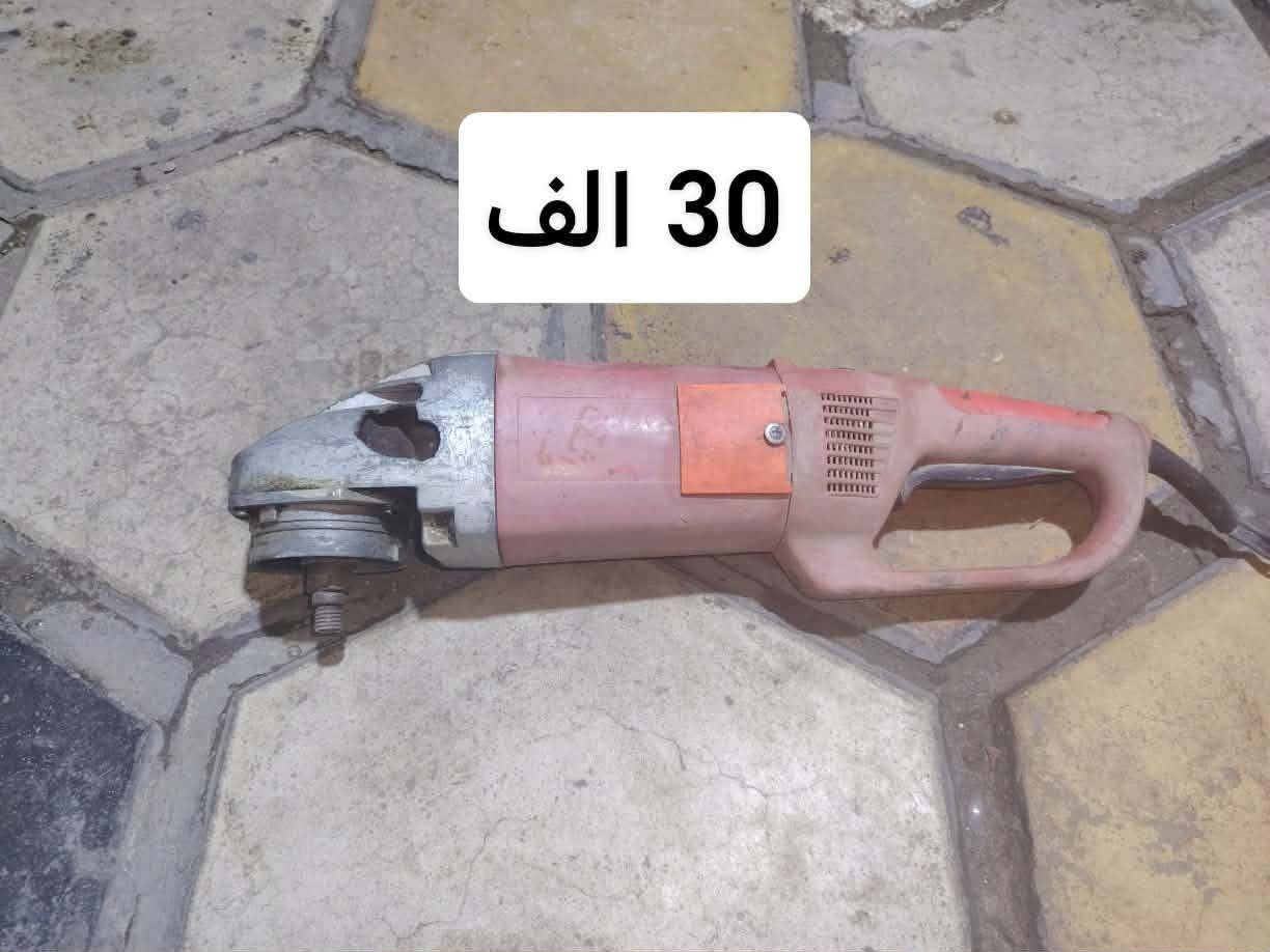 اي غراض مستخدمه شرط الشغل كلمن وسعره مكاني كربلاء حي النقيب *********** ذمه بركبته الي ميشتري ويشلع كلبي
