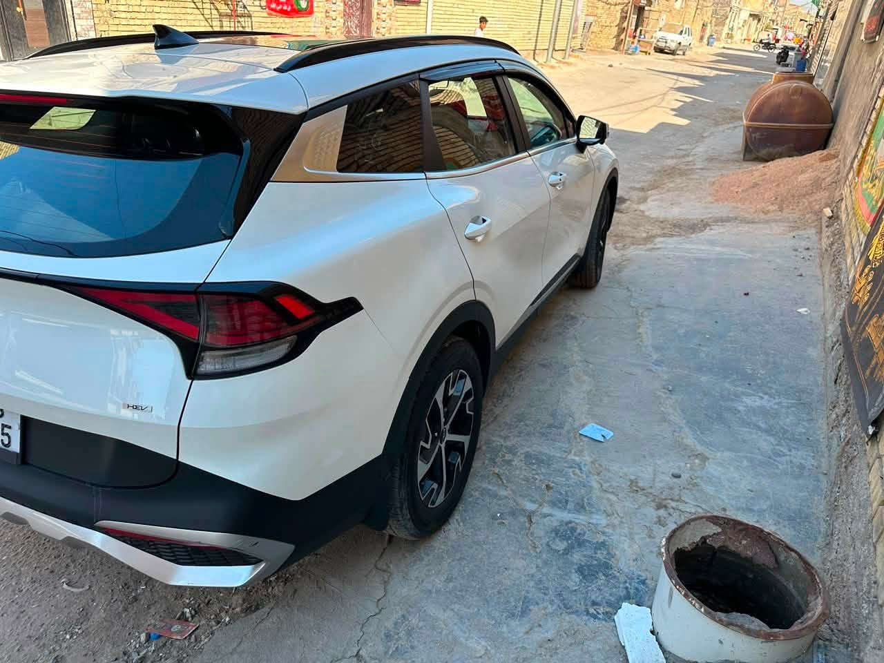 كيا سبورتج هايبرد البيع
المواصفات بعد بيه هواي موصفات
المكين 1600T
كير مواويس
بصمه 
بليرامه
خمس كامرات
جنطه شفط
حساس مامي خلفي
كشنات تدفئه
خمس مقاعد 
تشغيل عن بعد
سياقه ذاتيه
نضام سبورت يكور 
تحكم ستيرن 
ستيرن تدفئه
ماشي 55KM
السعر 215 $ وبيه مجال 
مرقم بغذاد بسمي 
مكان سياره بغذاد المدينه الصدر 
حادث سياره جاملغ خلفي وشبر من الباب الخلفي 
التصال ***********
