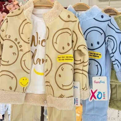 طقم ولادي ثلاث قطع مديل راقي ومميز تركي المنشا 
القياسات 6_9_12_18 شهر 
العنوان : النجف -  حي ميسان شارع البواري
 الاستفسار : ***********
#ملابس_أطفال
#مستلزمات_أطفال
#اطفال
#بيبي
#ملابس_شتوية_للقطط
