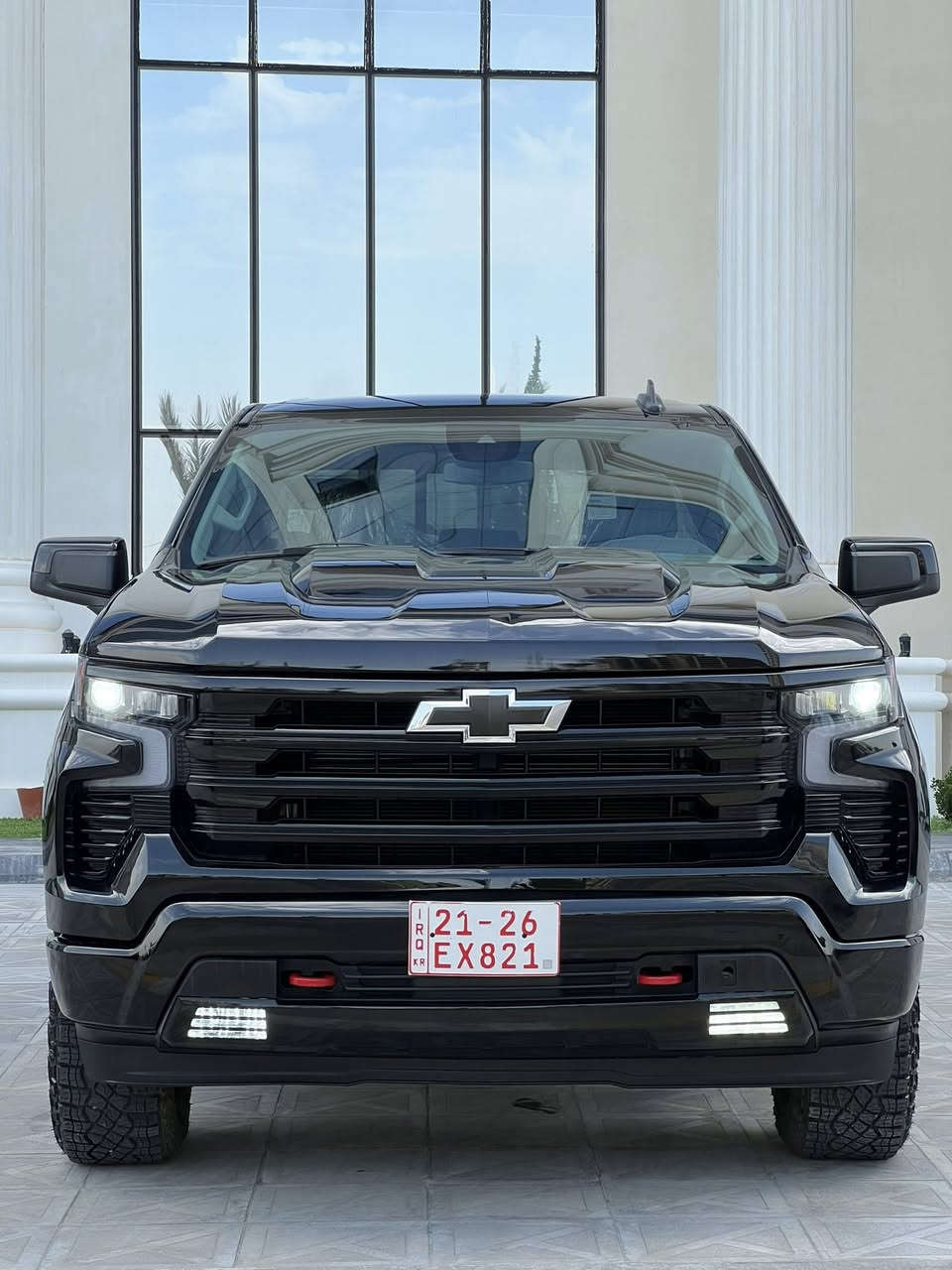 Chevrolet Silverado  trail boos 1500 Z71
* مكينە V8

* قوة ٤٢٠ حصان

* عزم قوي كلش

* جير ١٠ سرعات أوتوماتيك

* دبل 4x4

* نظام Z71 للأوف رود

* سسبنشن أوف رود

* شاصي قوي

* حماية تحت المكينة

* مساعد طلعات

* سحب تريلات قوي

* هوك سحب

* كامرة خلفية

* حساسات جدام وورى

* رادار

* تحذير مغادرة المسار

* فرملة طوارئ

* مثبت سرعة

* مثبت سرعة ذكي

* تشغيل بصمة

* ريموت ستارت

* دخول بدون مفتاح

* شاشة كبيرة

* أبل كار بلاي

* أندرويد أوتو

* بلوتوث

* شحن وايرلس

* USB و Type-C

* صوت Bose

* مقاعد جلد

* تبريد وتسخين مقاعد

* تدفئة سكان

* كراسي كهرباء

* ميموري للكراسی

* مرايات كهرباء وتسخين

* جامات كهرباء

* تايرات أوف رود

* شاشة عدادات ديجتل

* تبريد خلفي

* فتحات تكييف خلفية

* Airbags هواي

* ABS

* Traction Control

* Stabilitrak للتوازن

* مراقبة ضغط التايرات 

* كهرباء بالحوض الخلفي

* تانكي كبير

* صوت الـ V8 فخم

* قوي بالحمل والسحب

* مريح بالطريق الطويل

***********📞

***********
