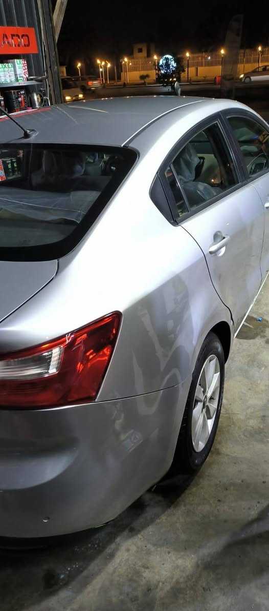 السلام عليكم
كيا ريو خليجي موديل ٢٠١٦ صبغ فقط قبغ الصندوق كير ومحرك تبريد تدفئه مكفول محرك دوش قطرتين المرغوب ماشيه قليل رقم بغداد الجديد وباسمي تحويل مباشر مواصفات تحكم ستيرن مري شفط اشاير بالمري شاشه وكامره داخل جديد  السعر ١٠٠ورقه بدون غرامات من الاخير  العنوان السيديه ***********
