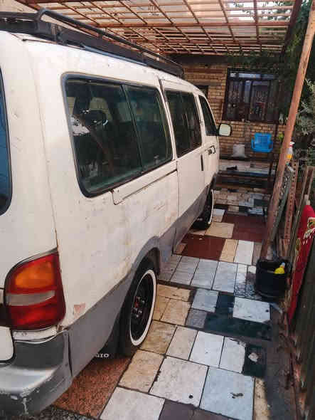 السلام عليكم 
كيا بريجو 1996
باسمي سياره رقم انكَليزي هزه جديده 
كير ومحرك واكسل مكفولات بس بم بيه خربطه 
سعر : 45
بغداد : بياع الشرطه الرابعه سويب 
رقم الهاتف : ‏‪***********‬‏
