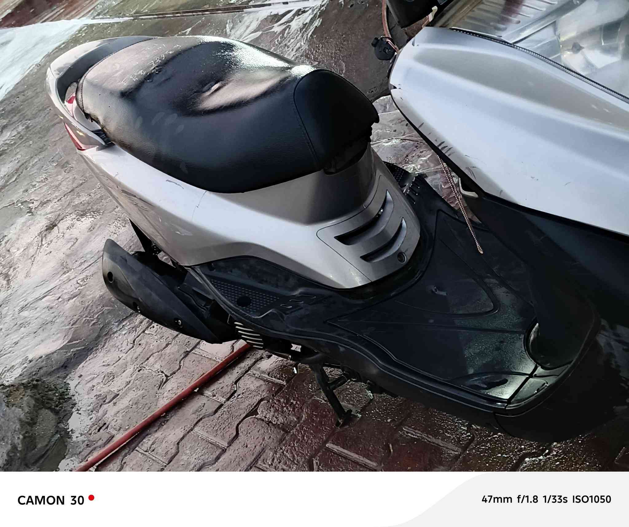 سلام عليكم ورحمة الله دراجه بريز كفاله عامه الدراجه صارلهة شهرين عدي خذتهة ب 1100 بمليون وميه تعال قيم واخذ بس لحد يكسر بيهة محتاج واريد ابيعهة اوراقهة كلهة كامله والمكاتبه بسمي ***********
