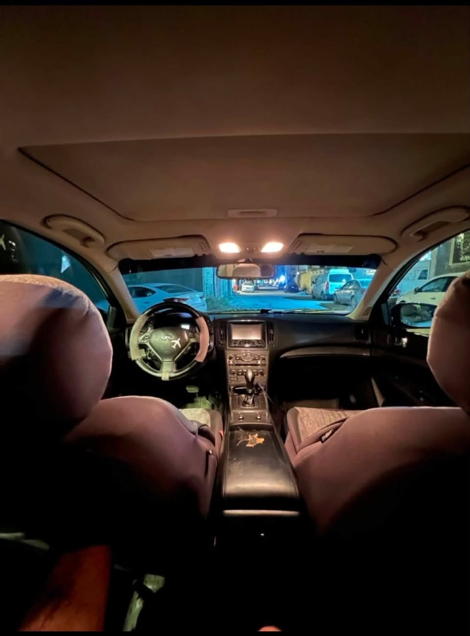 سلام عليكم للبيع انفنيتي g37صالون مديل2013 
معروفه مواصفات الانفنيتي بصمه كشنات جلد وكهرباء فول مواصفات السيارة بدون صبغ كفاله محرك وكير وحداديه بيه نواقص بسيطه سعرة 95 متوازي على فلوس ***********
