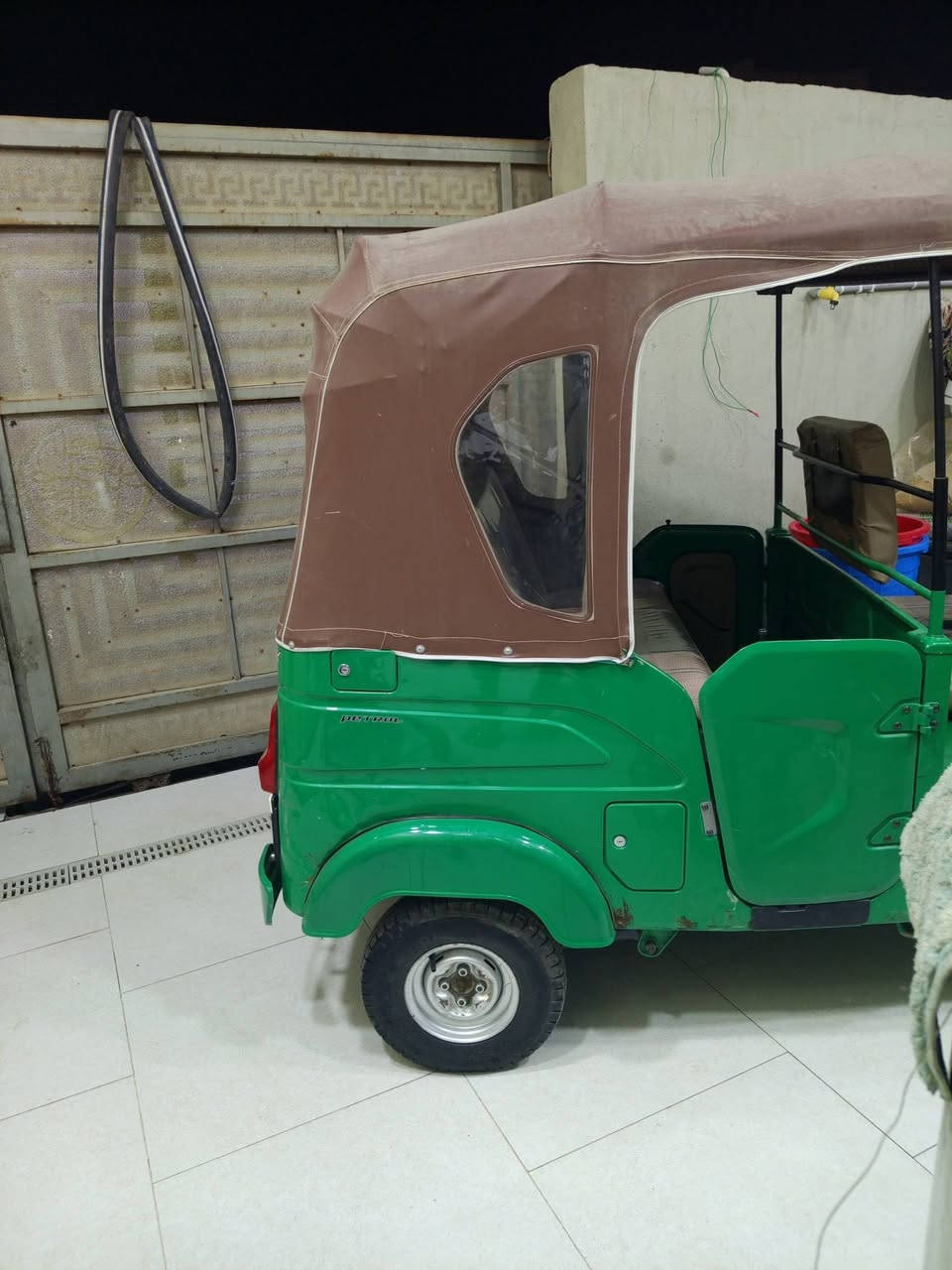 سلام عليكم تكتك لبيع 23 كفالة عامة بيها ضربة بل كنر كد شبر ما راجع بارد 
الرقم ***********
